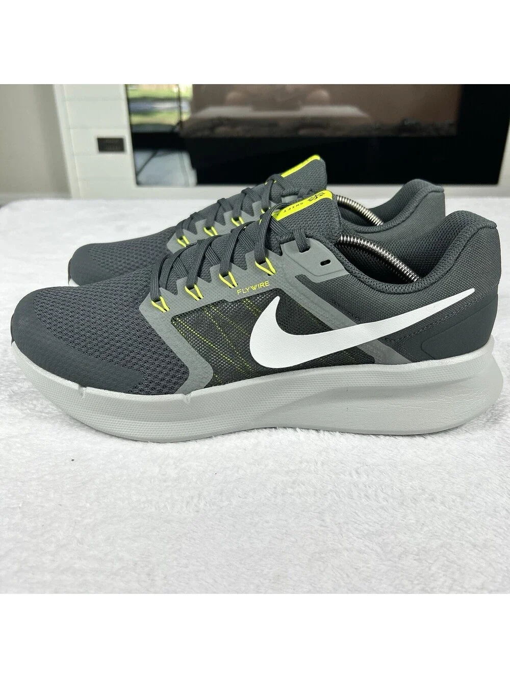 Nike Run Swift 3 Men's Running Shoes Size 13 Grey White DR2695-014 Walking Shoes